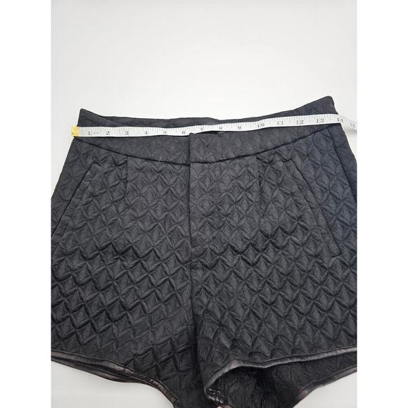 Quinn Women's Size Small Black Patterned High Waist Shorts - Picture 6 of 7
